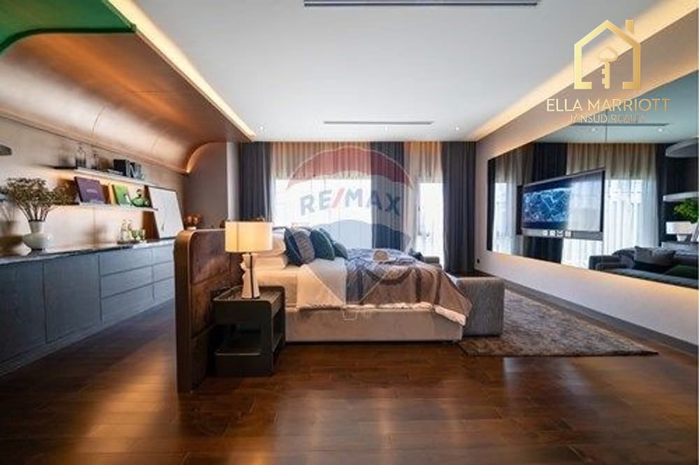 4-Bedroom Detached House 14