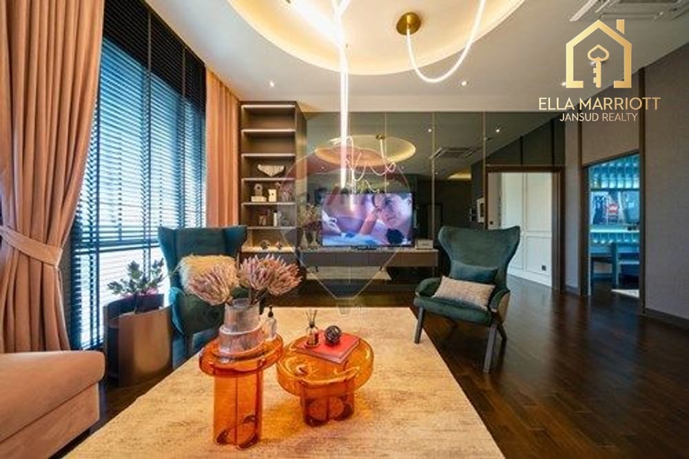 4-Bedroom Detached House 8