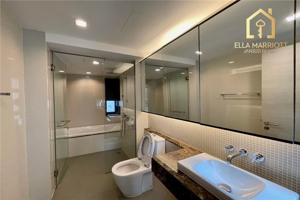 Luxury 3 Bedroom Condo for Sale in Pathum Wan, Bangkok 11
