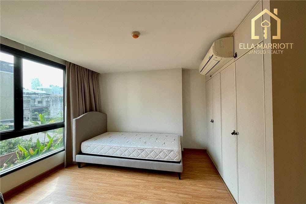 Luxury 3 Bedroom Condo for Sale in Pathum Wan, Bangkok 12