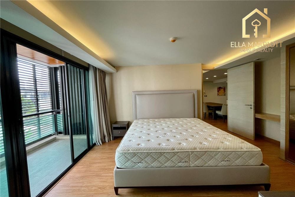 Luxury 3 Bedroom Condo for Sale in Pathum Wan, Bangkok 9