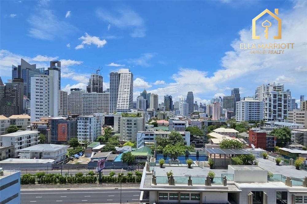2-Bedroom Condo at Baan Ploenchit — 13 min walk to BTS Phloen Chit 3