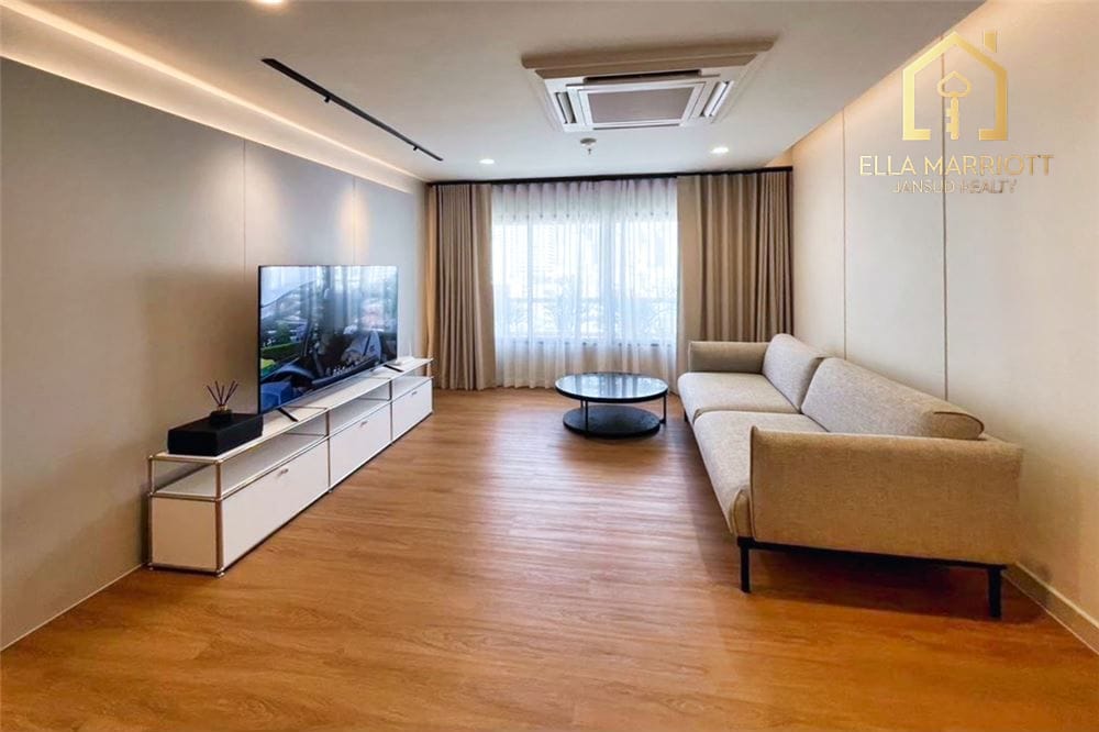 2-Bedroom Condo at Baan Ploenchit — 13 min walk to BTS Phloen Chit 4