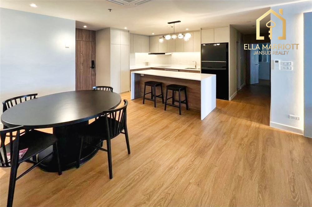 2-Bedroom Condo at Baan Ploenchit — 13 min walk to BTS Phloen Chit 6