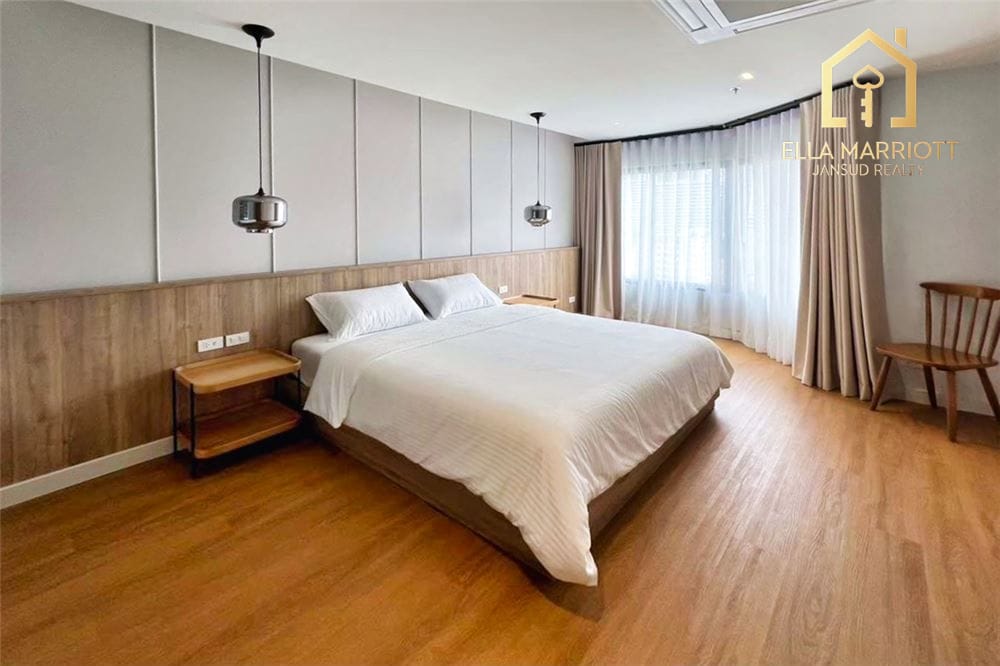 2-Bedroom Condo at Baan Ploenchit — 13 min walk to BTS Phloen Chit 7