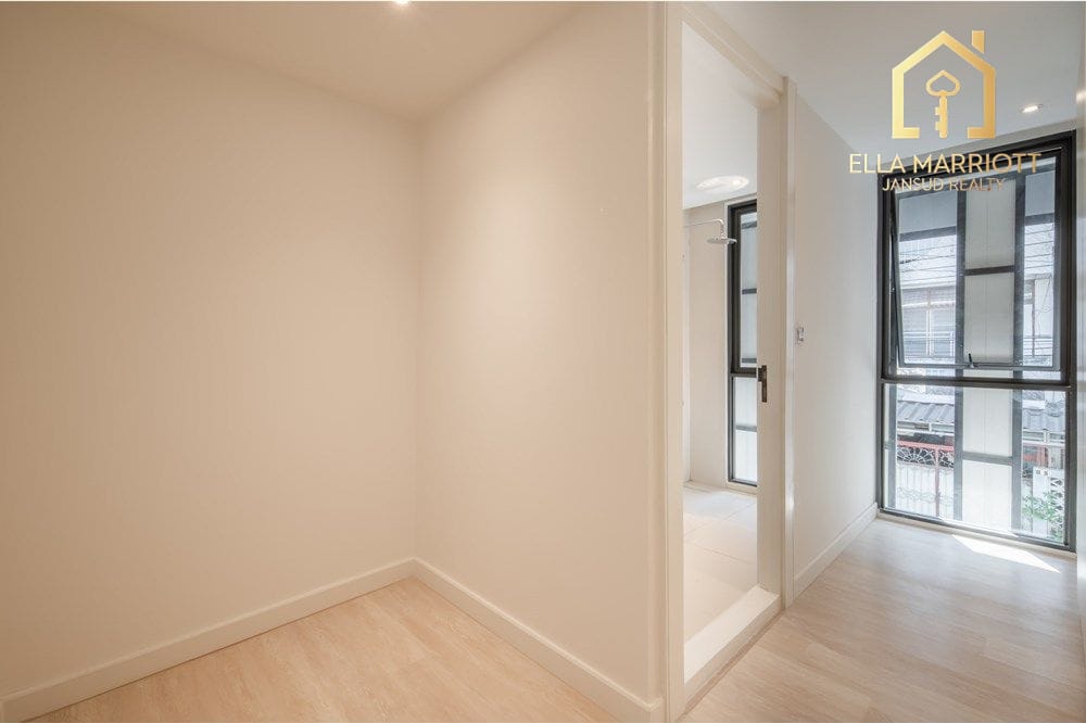 Sale 8.7MB | Renovated Townhome | Pridi 14 | 1km to BTS Phra Khanong 12