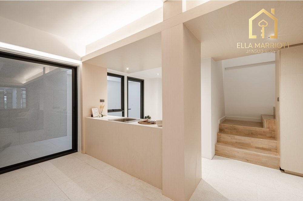 Sale 8.7MB | Renovated Townhome | Pridi 14 | 1km to BTS Phra Khanong 3
