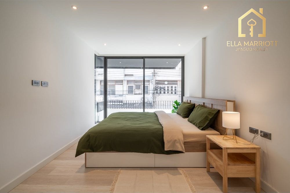 Sale 8.7MB | Renovated Townhome | Pridi 14 | 1km to BTS Phra Khanong 9