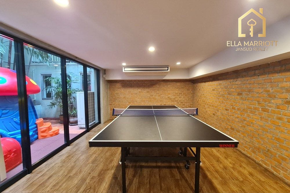 Newly Renovated 2-Bedroom Corner Unit | Low-Rise Condo in Thonglor 13
