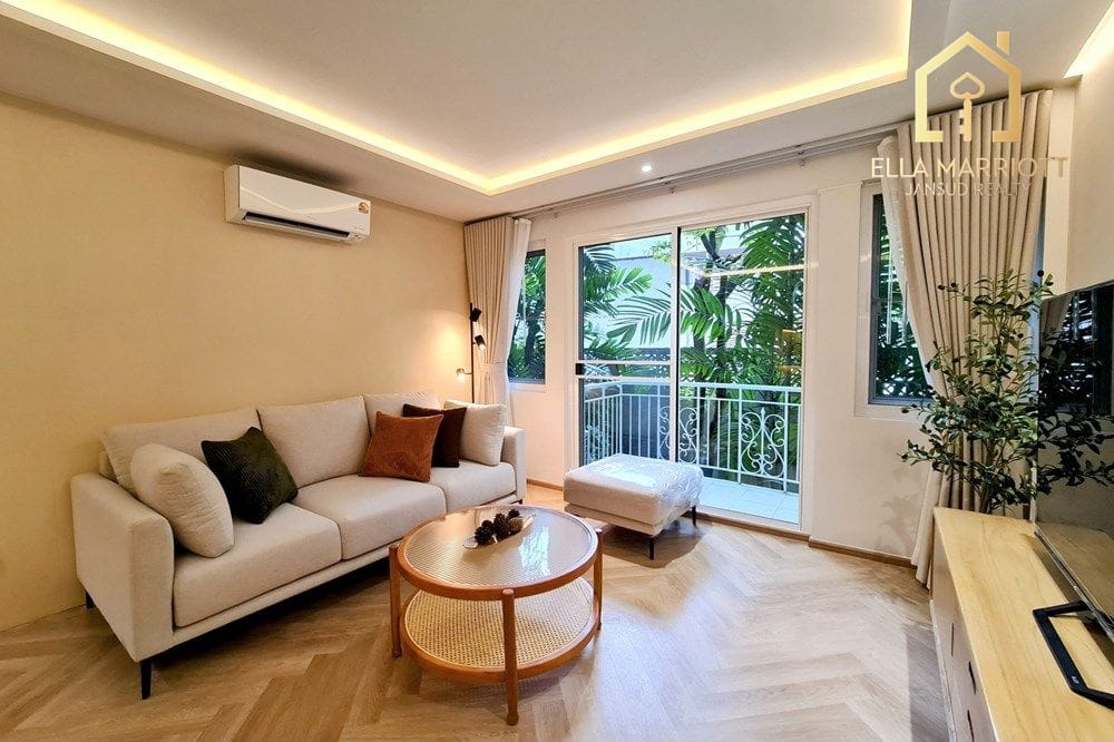 Newly Renovated 2-Bedroom Corner Unit | Low-Rise Condo in Thonglor 2