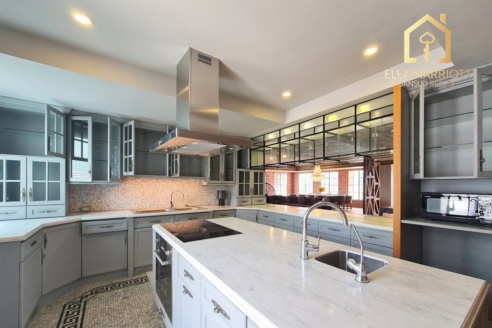 Rent 100K | 199sqm Industrial Loft | Sukhumvit 33 | Pet-Friendly 17