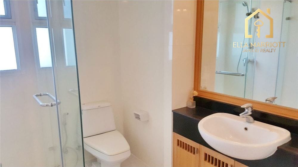 Apartmet 3 Bedrooms+Family room For Rent near BTS Phromphong 13
