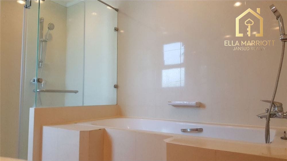 Apartmet 3 Bedrooms+Family room For Rent near BTS Phromphong 14