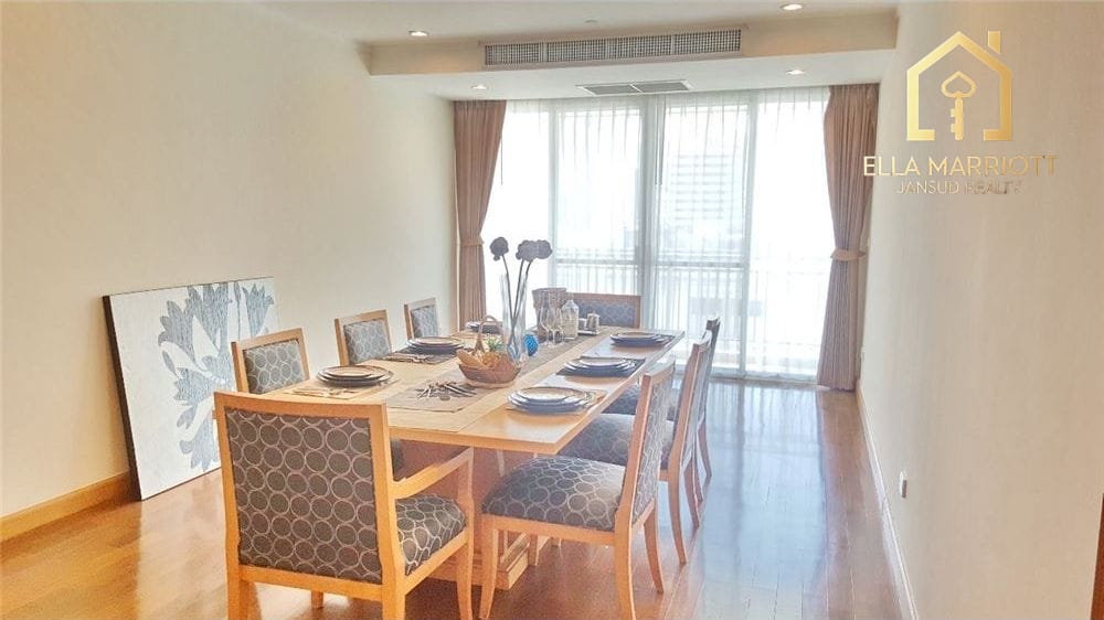 Apartmet 3 Bedrooms+Family room For Rent near BTS Phromphong 4