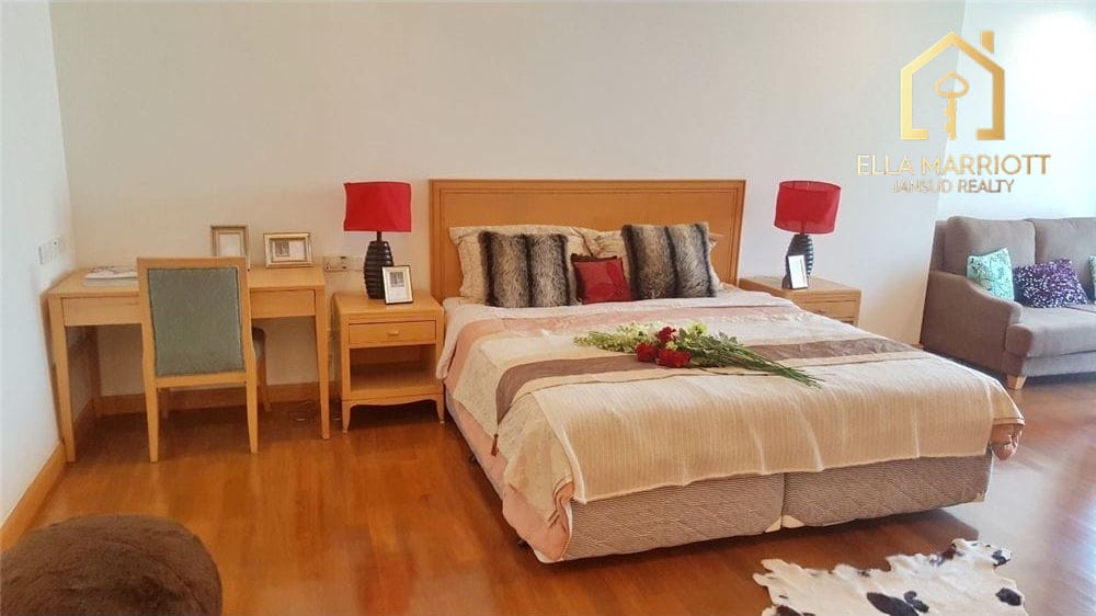 Apartmet 3 Bedrooms+Family room For Rent near BTS Phromphong 7