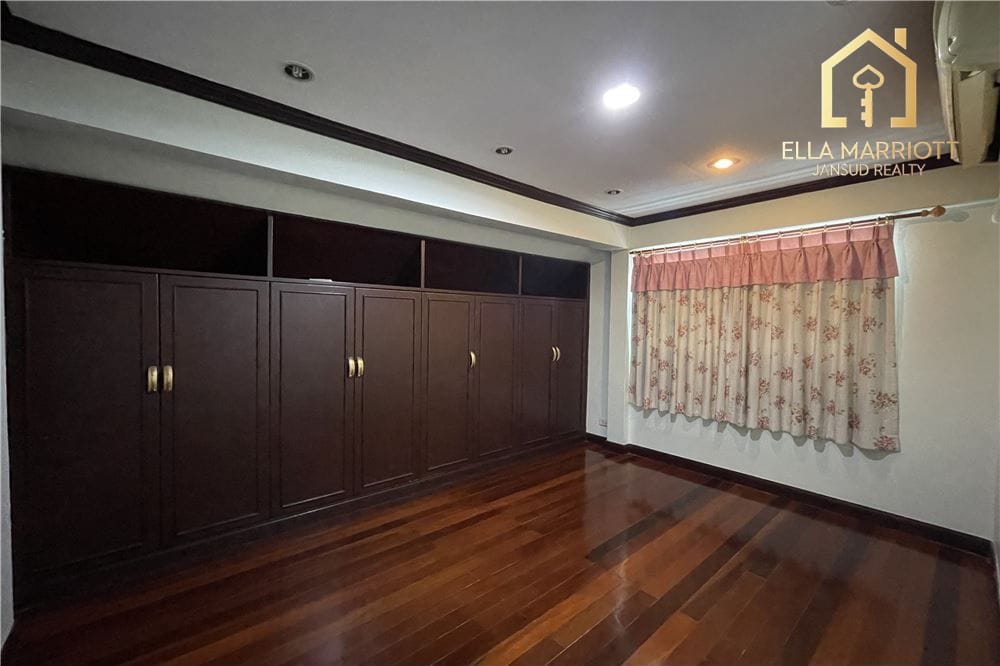 Spacious 4BR Family Home in Sukhumvit 71 Compound - For Rent 13
