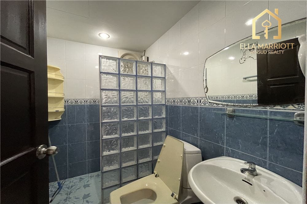 Spacious 4BR Family Home in Sukhumvit 71 Compound - For Rent 15