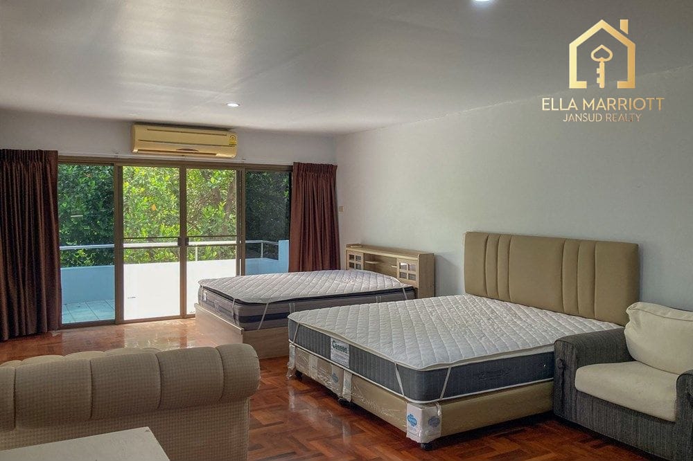 4-Bedroom House for Rent near Soonvijai BTS Thonglor 11