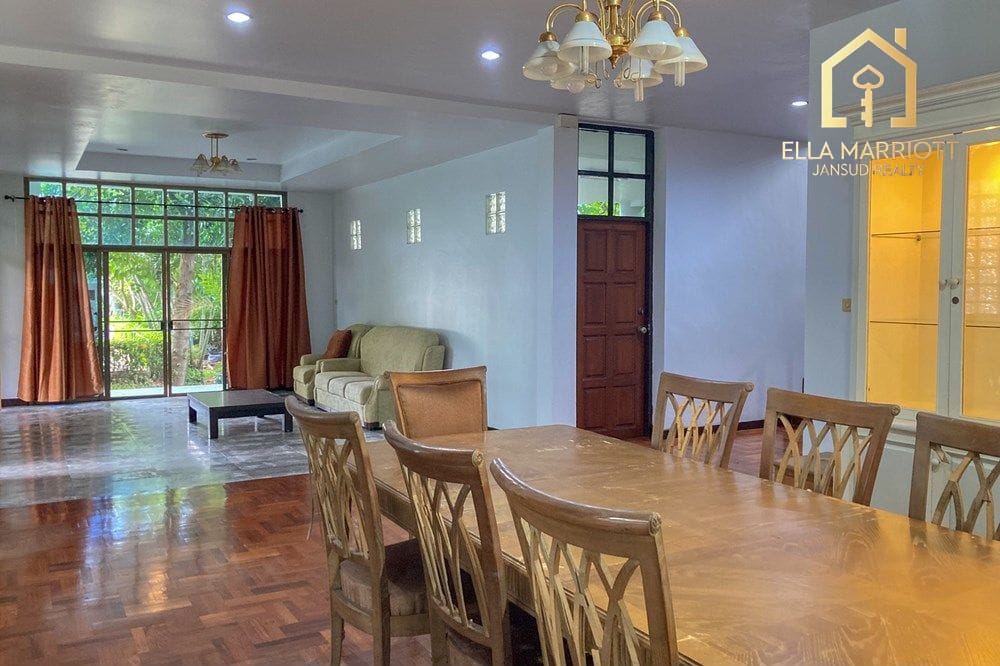 4-Bedroom House for Rent near Soonvijai BTS Thonglor 2