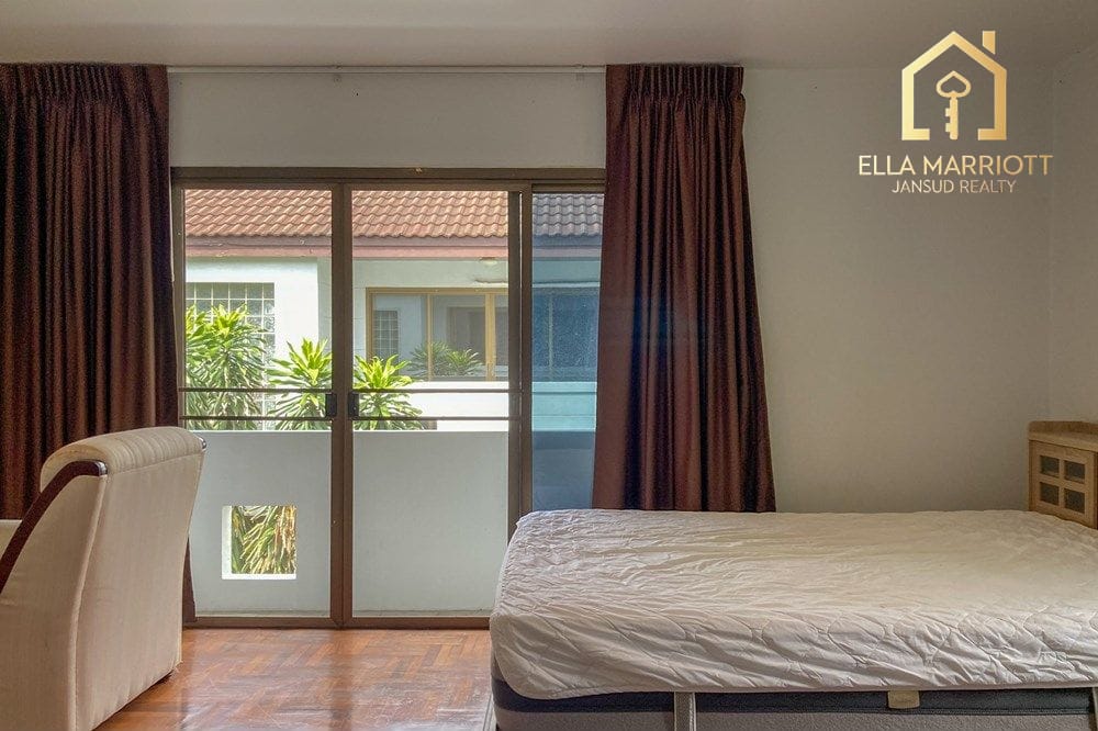 4-Bedroom House for Rent near Soonvijai BTS Thonglor 20