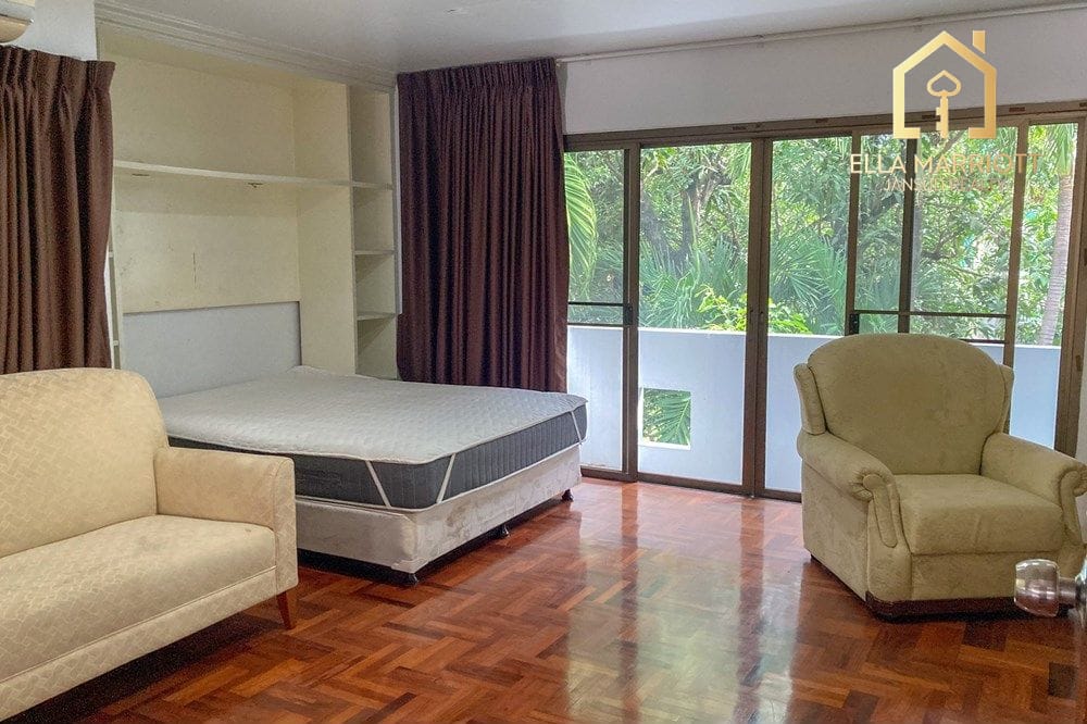 4-Bedroom House for Rent near Soonvijai BTS Thonglor 21
