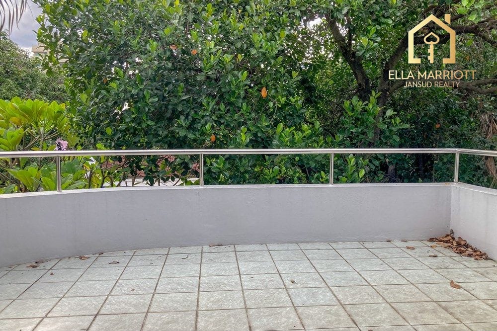 4-Bedroom House for Rent near Soonvijai BTS Thonglor 23
