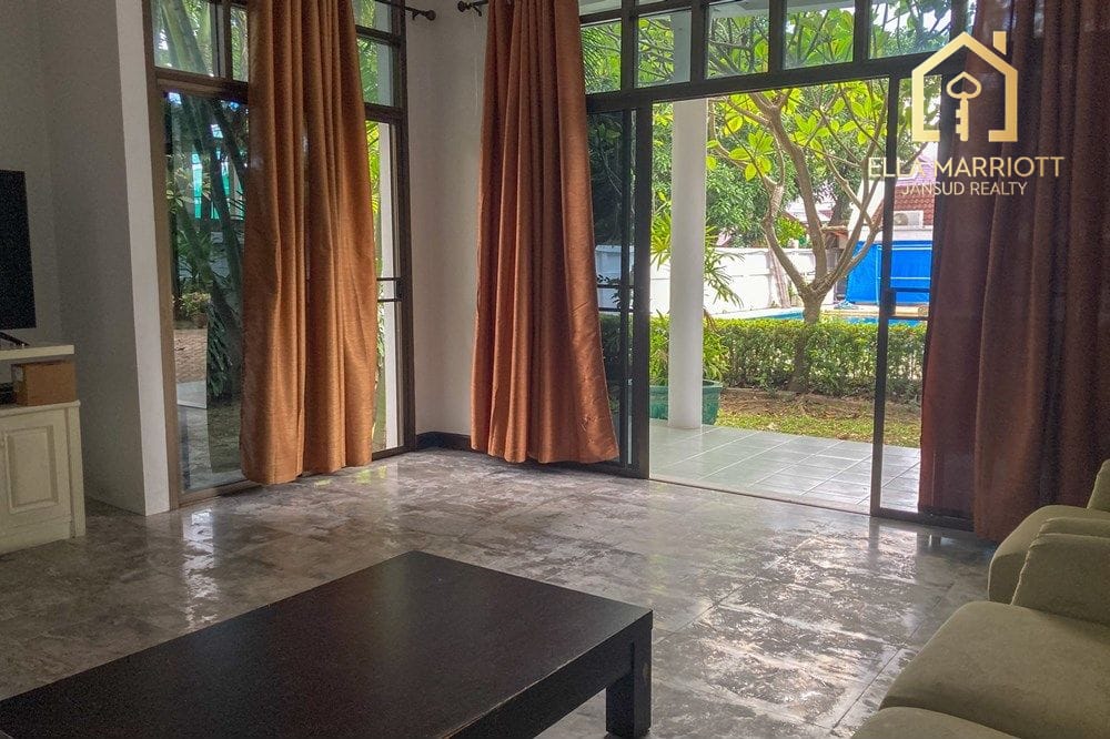 4-Bedroom House for Rent near Soonvijai BTS Thonglor 5