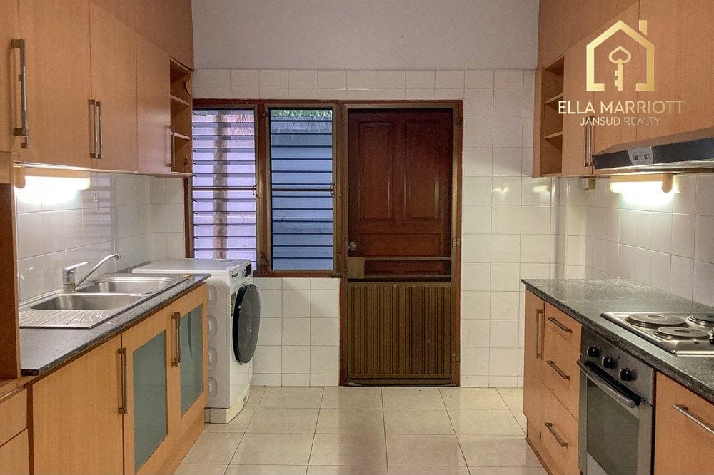4-Bedroom House for Rent near Soonvijai BTS Thonglor 7