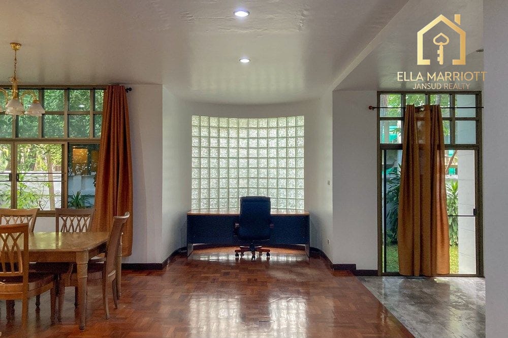 4-Bedroom House for Rent near Soonvijai BTS Thonglor 8