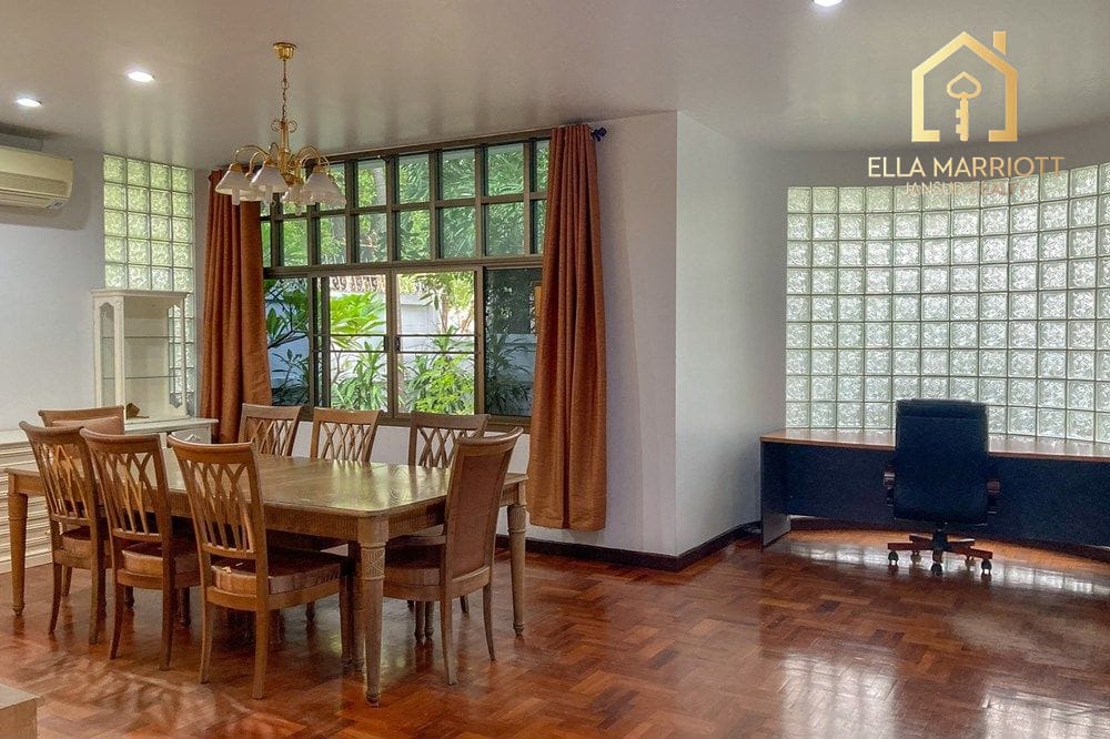 4-Bedroom House for Rent near Soonvijai BTS Thonglor 9