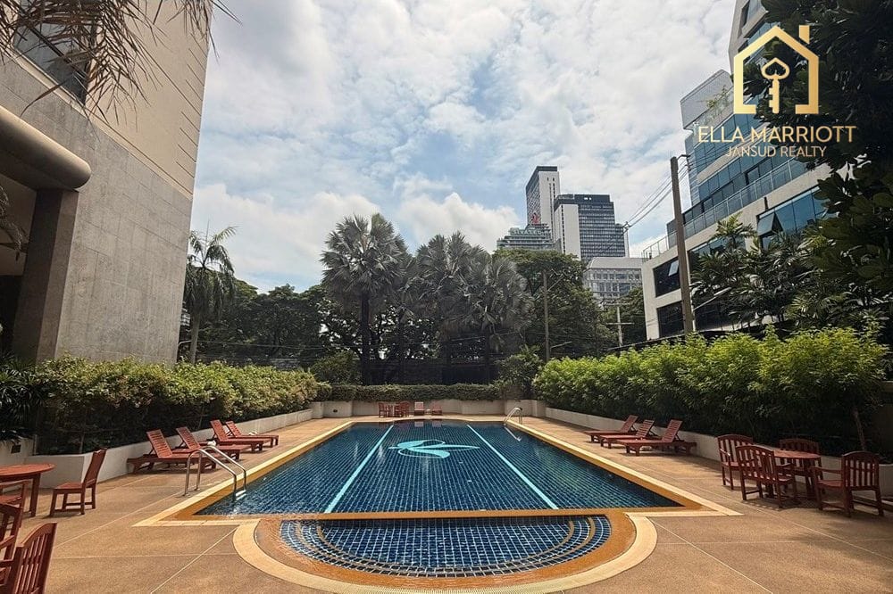 "Luxury Bangkok Condo: Modern 3-Bed, 4-Bath Oasis" 10
