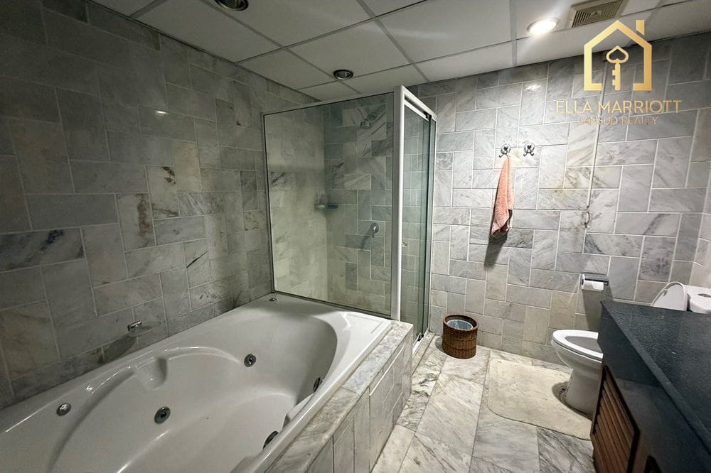 "Luxury Bangkok Condo: Modern 3-Bed, 4-Bath Oasis" 13