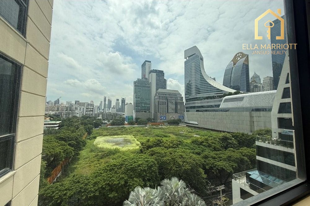 "Luxury Bangkok Condo: Modern 3-Bed, 4-Bath Oasis" 3