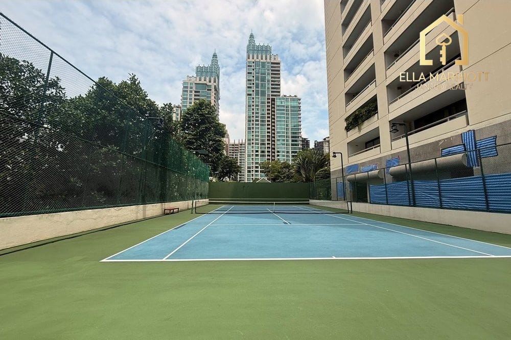 "Luxury Bangkok Condo: Modern 3-Bed, 4-Bath Oasis" 9