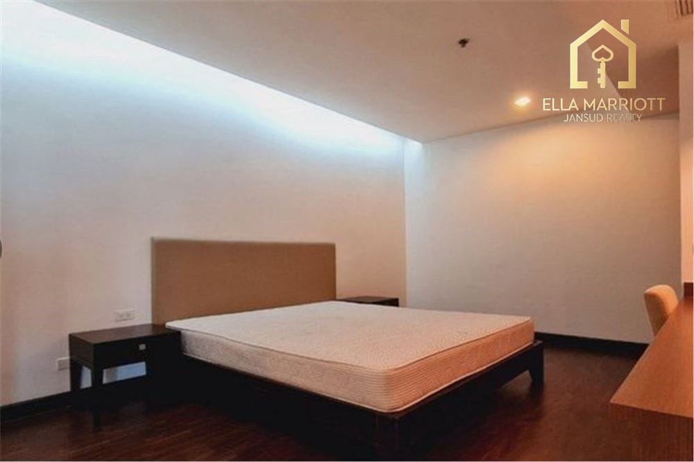 3-Bedroom Condo for Rent in Ekkamai 7
