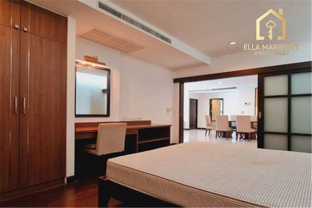 3-Bedroom Condo for Rent in Ekkamai 8