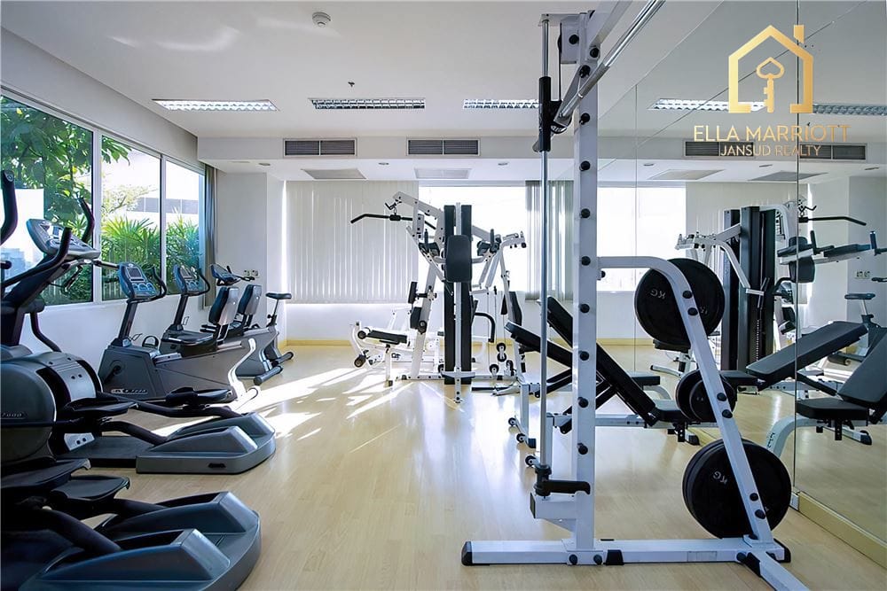 Newly Renovated 3-Bedroom Pet-Friendly Condo for Rent in Sukhumvit 24 17