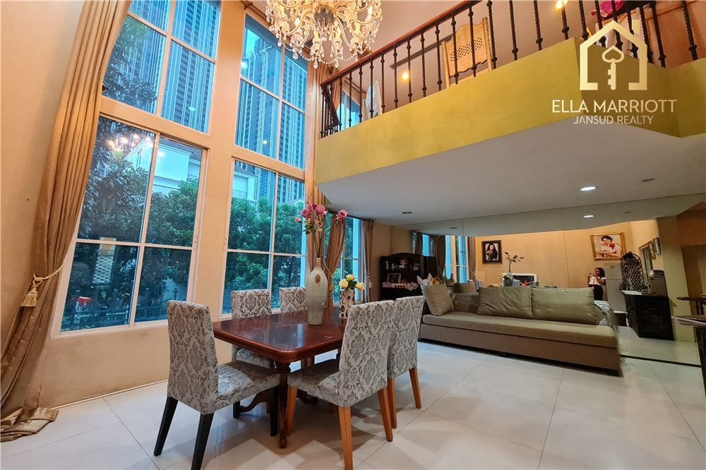 For sale special townhouse 3+1 bedrooms in Baan Klang Krung Thonglor 2