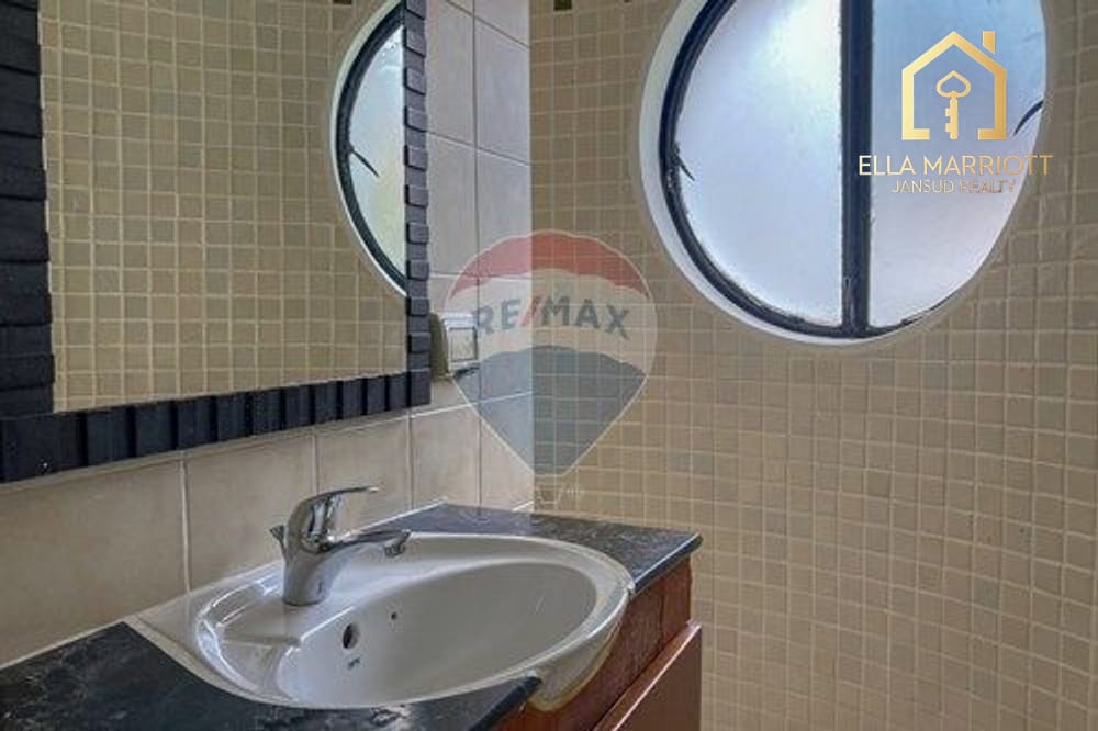 2-Bedroom Condo at Wireless Road near Phloen Chit BTS 12