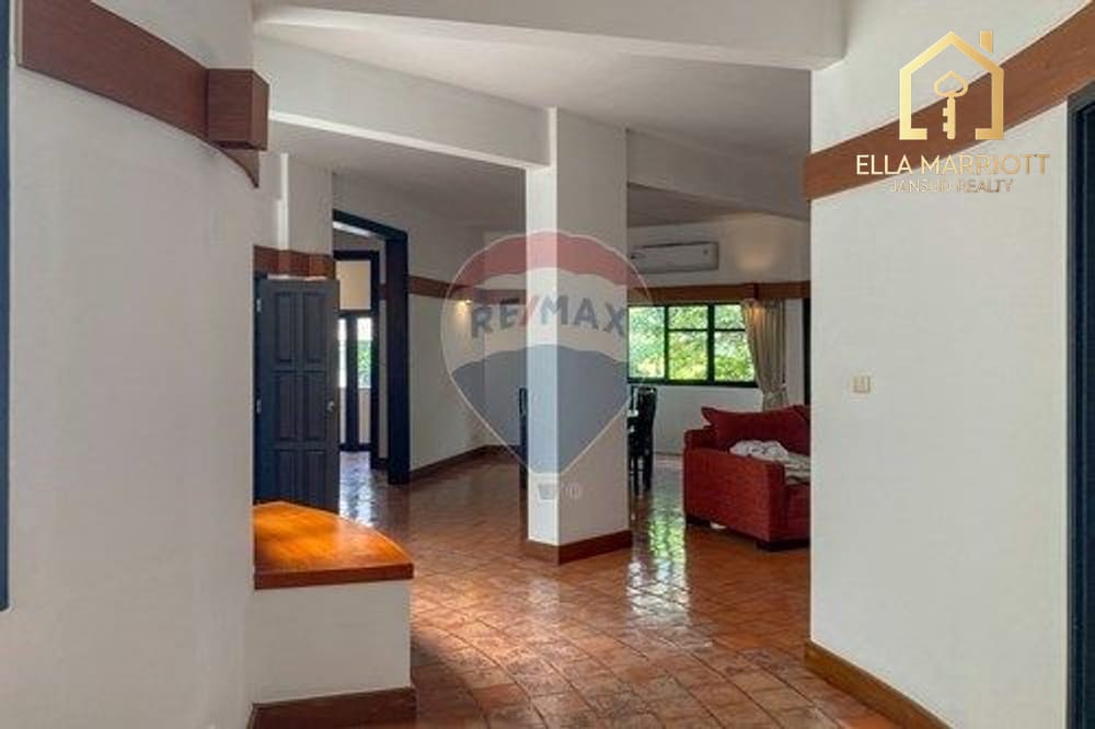 2-Bedroom Condo at Wireless Road near Phloen Chit BTS 13