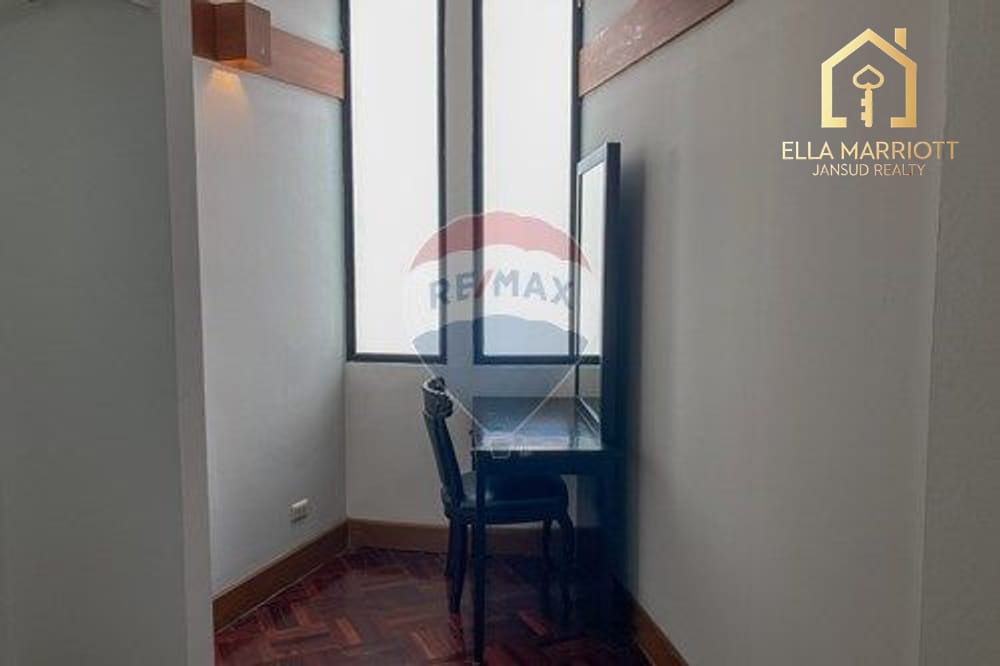 2-Bedroom Condo at Wireless Road near Phloen Chit BTS 14
