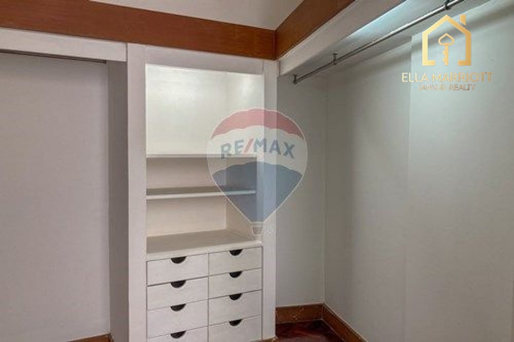 2-Bedroom Condo at Wireless Road near Phloen Chit BTS 15