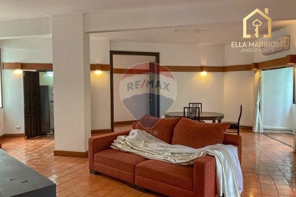2-Bedroom Condo at Wireless Road near Phloen Chit BTS 4