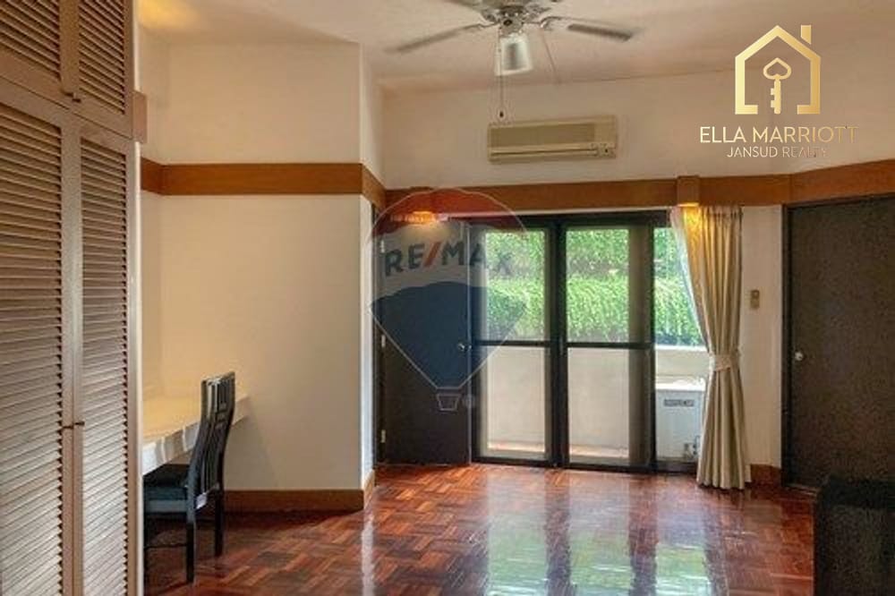 2-Bedroom Condo at Wireless Road near Phloen Chit BTS 8