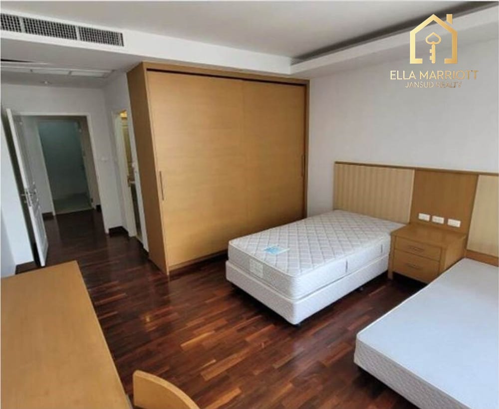 Spacious 3 Bedroom Pet-Friendly Apartment  Sukhumvit in Sukhumvit 23 12