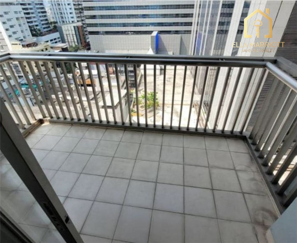 Spacious 3 Bedroom Pet-Friendly Apartment  Sukhumvit in Sukhumvit 23 6