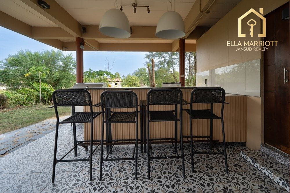 2-Bedroom Detached House at Cha-Am Multilevel Home near Golf & Beach 4