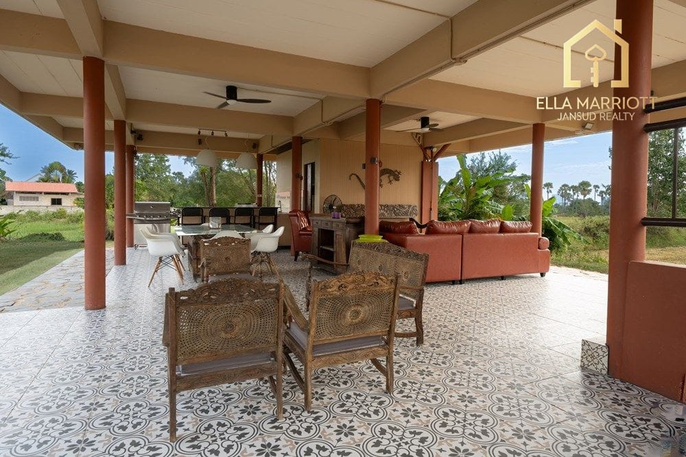 2-Bedroom Detached House at Cha-Am Multilevel Home near Golf & Beach 5