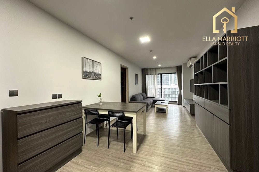 "Modern Condo Oasis in Watthana, Bangkok" 1
