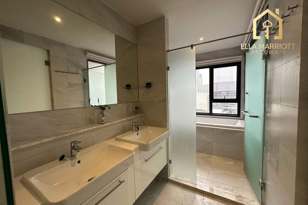 "Modern Condo Oasis in Watthana, Bangkok" 7